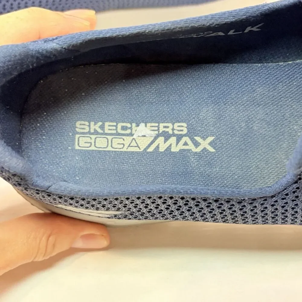 SKECHERS GO WALK MEN'S SHOES SIZE: 9.5 NAVY BLUE AIR COOLED MEMORY FOAM COMFORT
